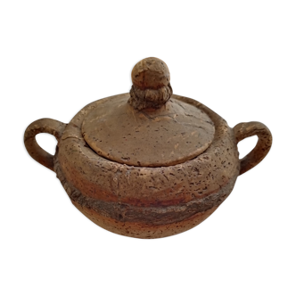 Terracotta pot covered with cork