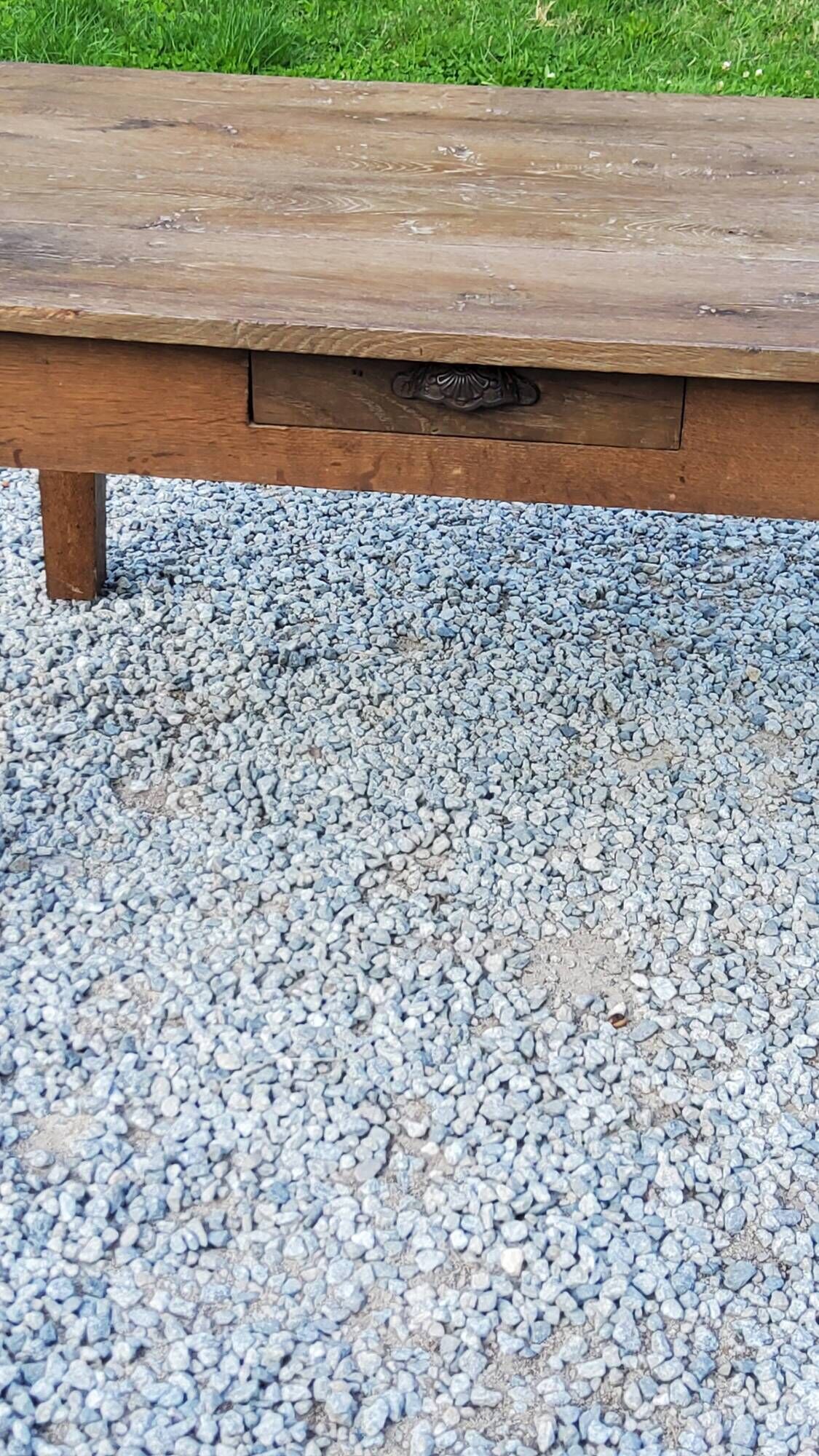 Oak farmhouse coffee table with spindle legs and one drawer, late 19th century
