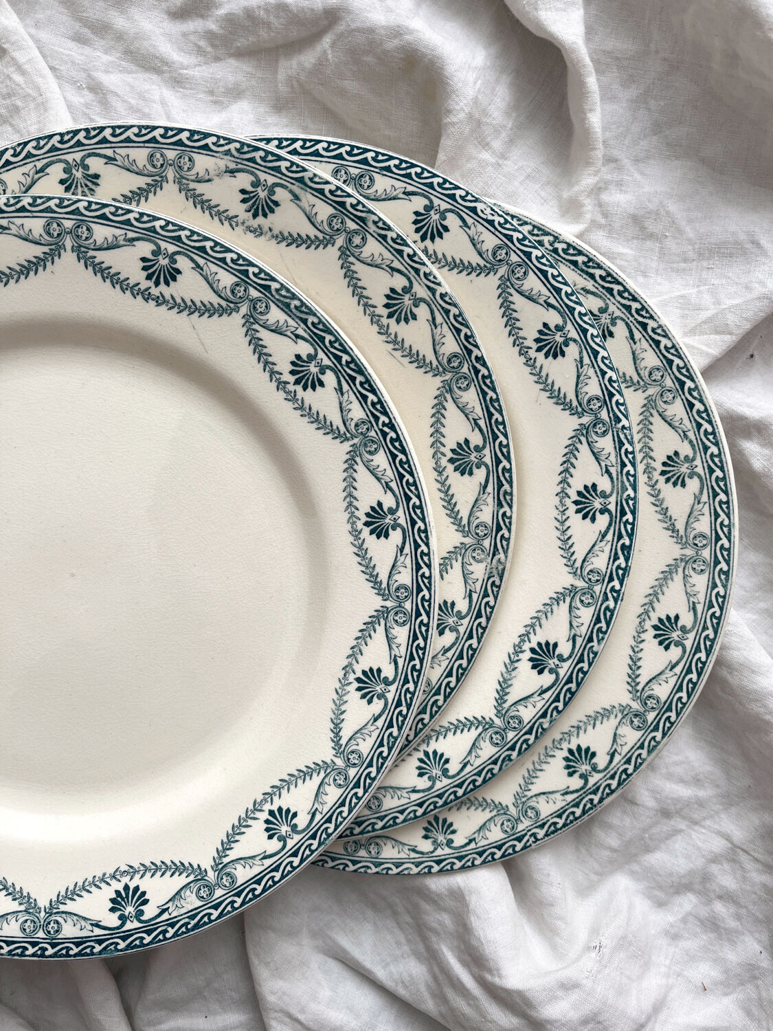 4 flat ironstone plates “Empire” Salins