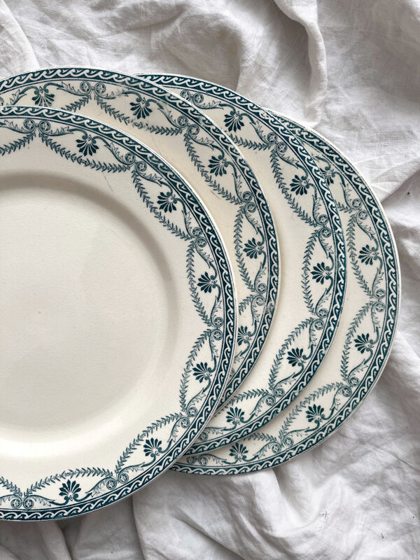 4 assiettes plates en terre de fer « Empire » Salins