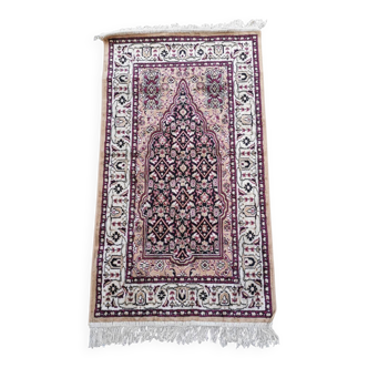 Oriental style rug 115cm x 65cm