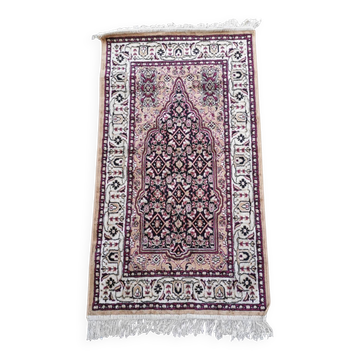 Oriental style rug 115cm x 65cm