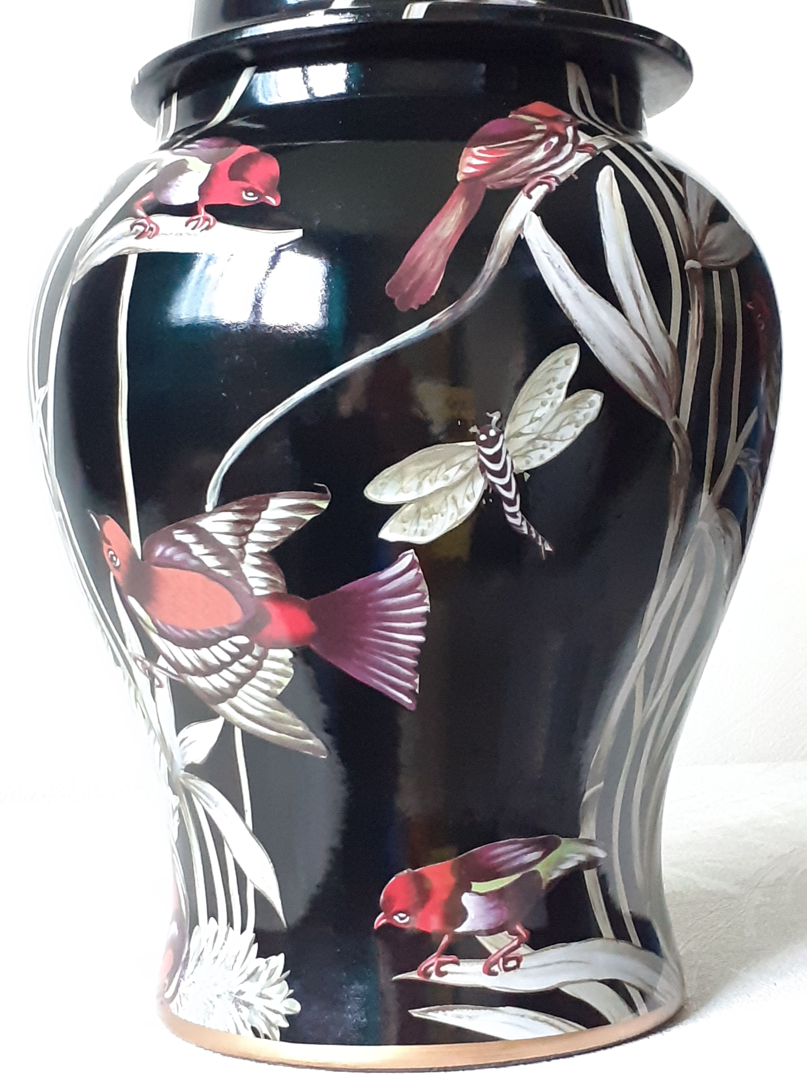 Abhika Potiche ceramic model birds as new