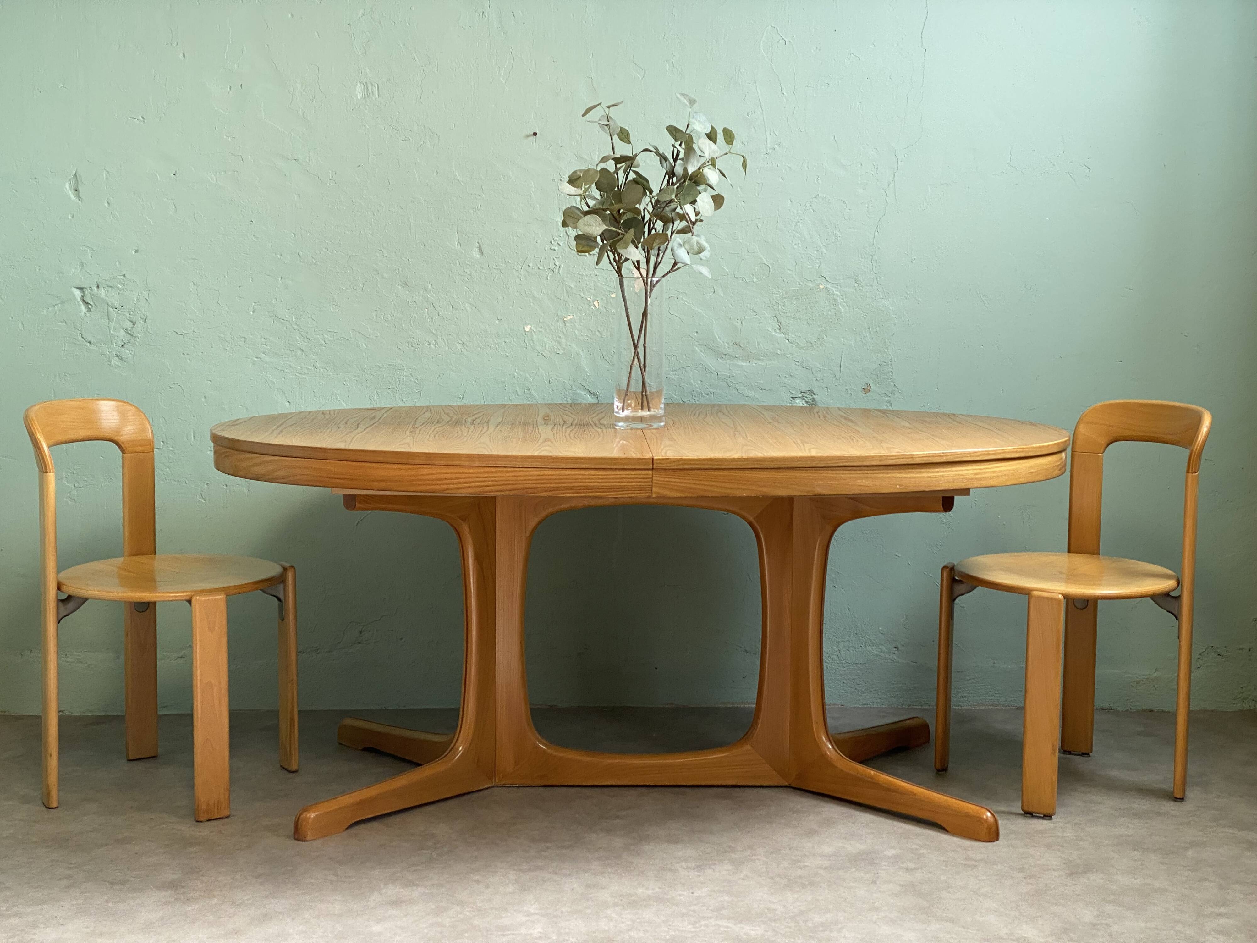 Extendable oval table 260cm Baumann
