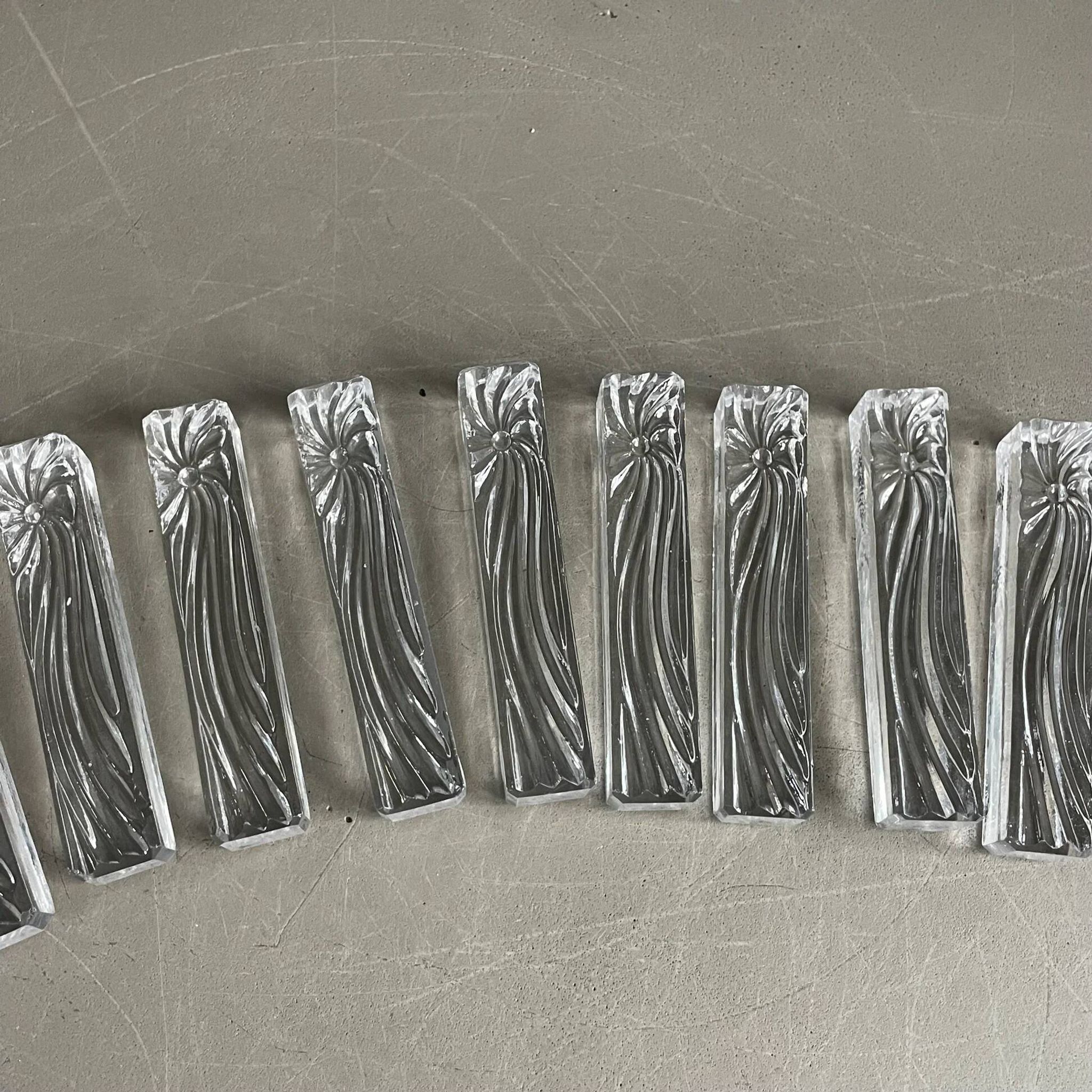 11 moulded glass knife rests - Ref 1167