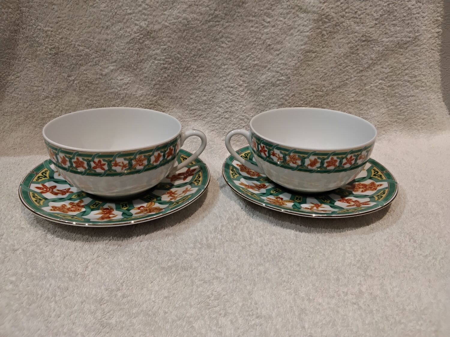 2 breakfast cups, 2 saucers, porcelain Christofle Oceana green.