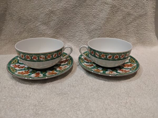 2 tasses a dejeuner 2 sous tasses porcelaine Christofle oceana vert