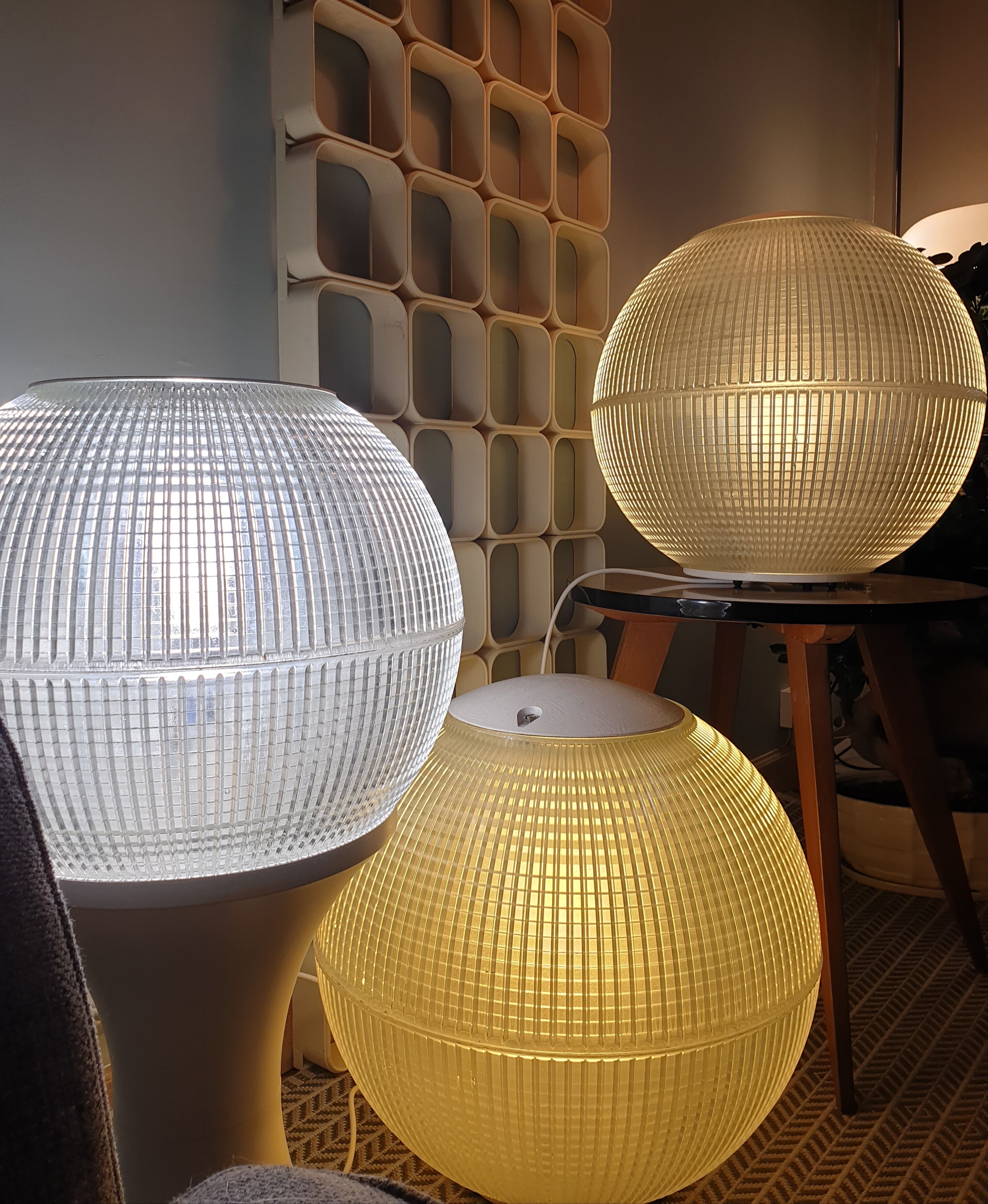 Holophane tulip-shaped floor lamp, 1970