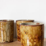 6 borne sandstone cups