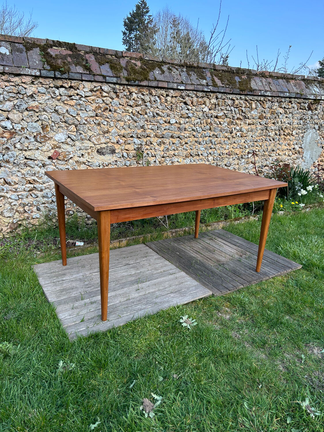 Vintage Scandinavian table for 6 people from the 1960s-70s.