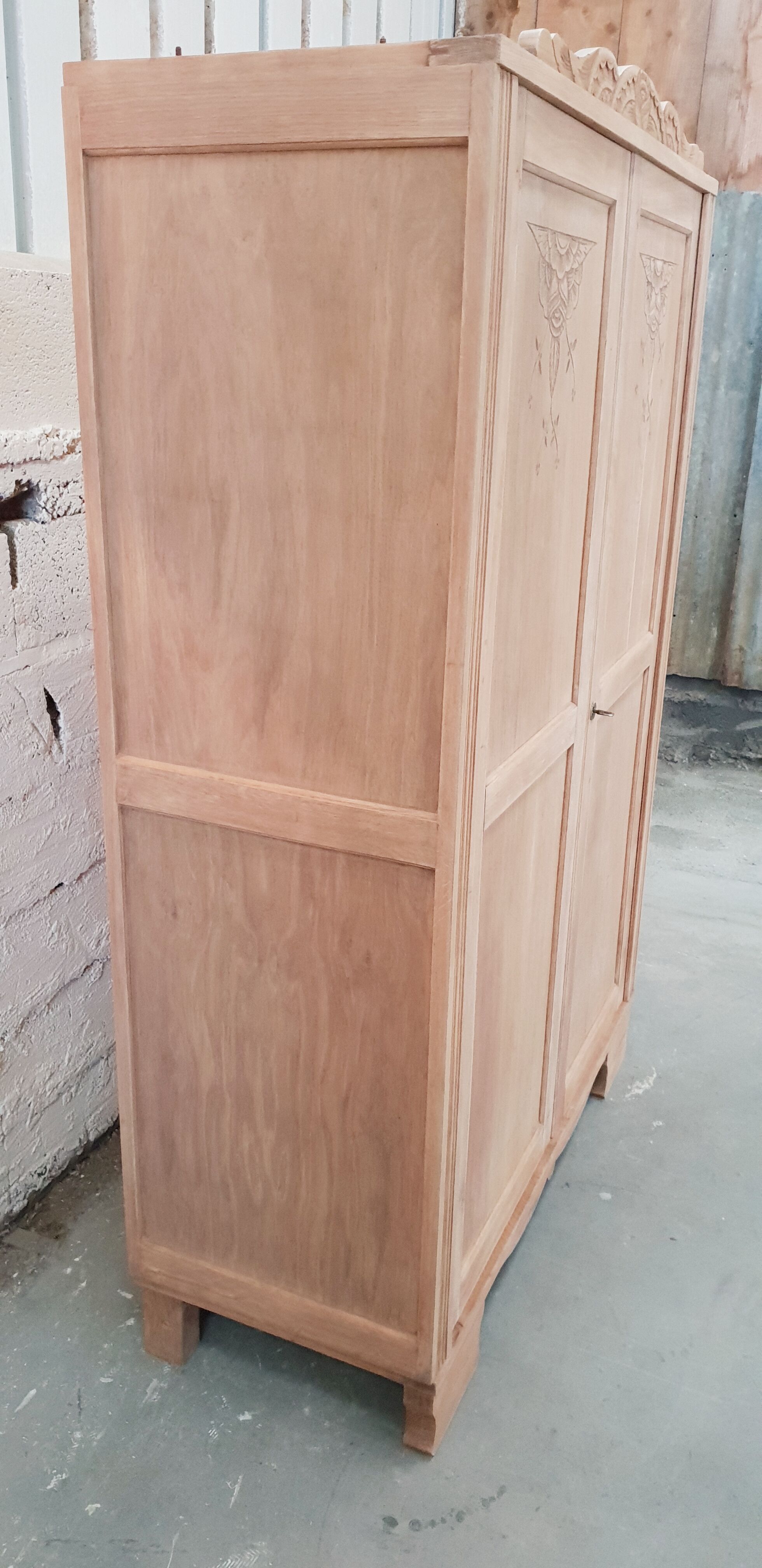 Vintage cabinet