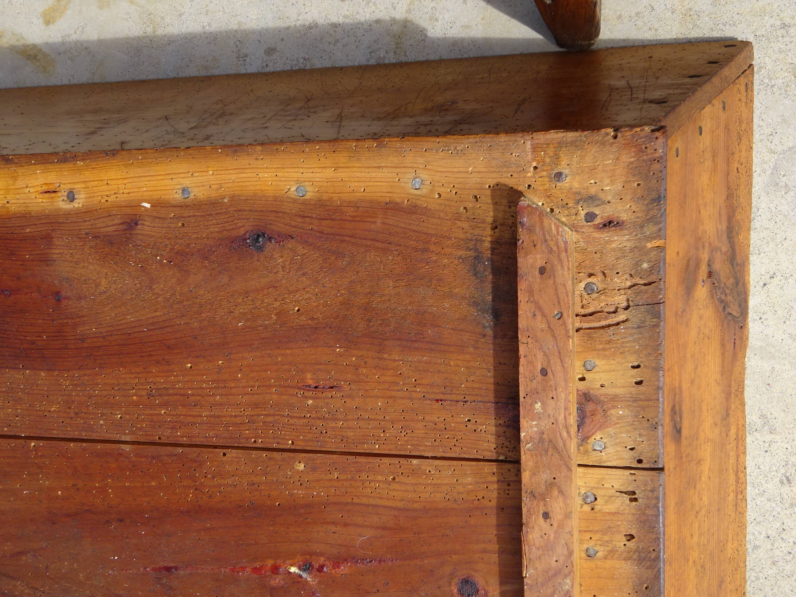 Rustic kneading trough in solid oak, removable lid and base.