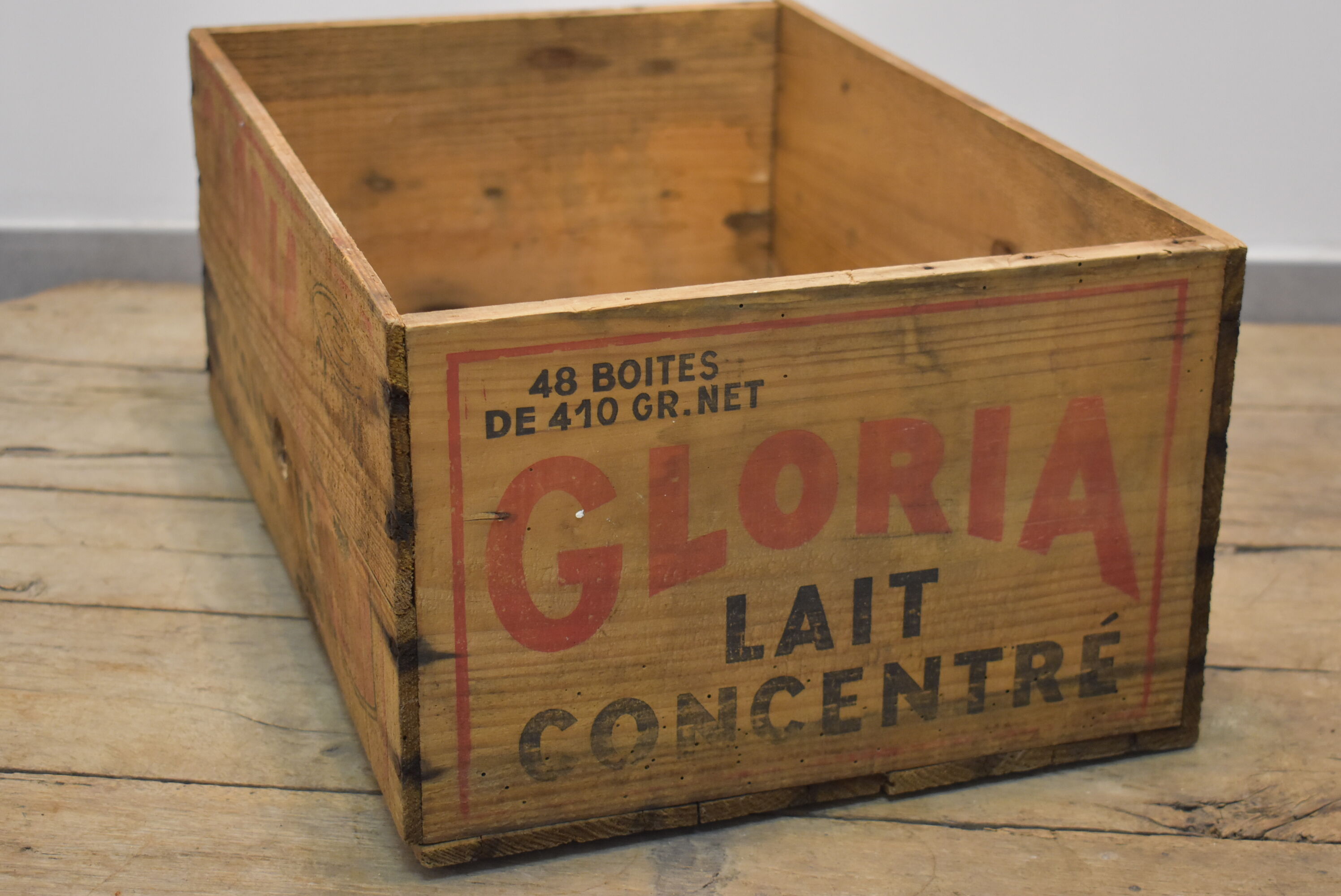 Gloria wooden milk box