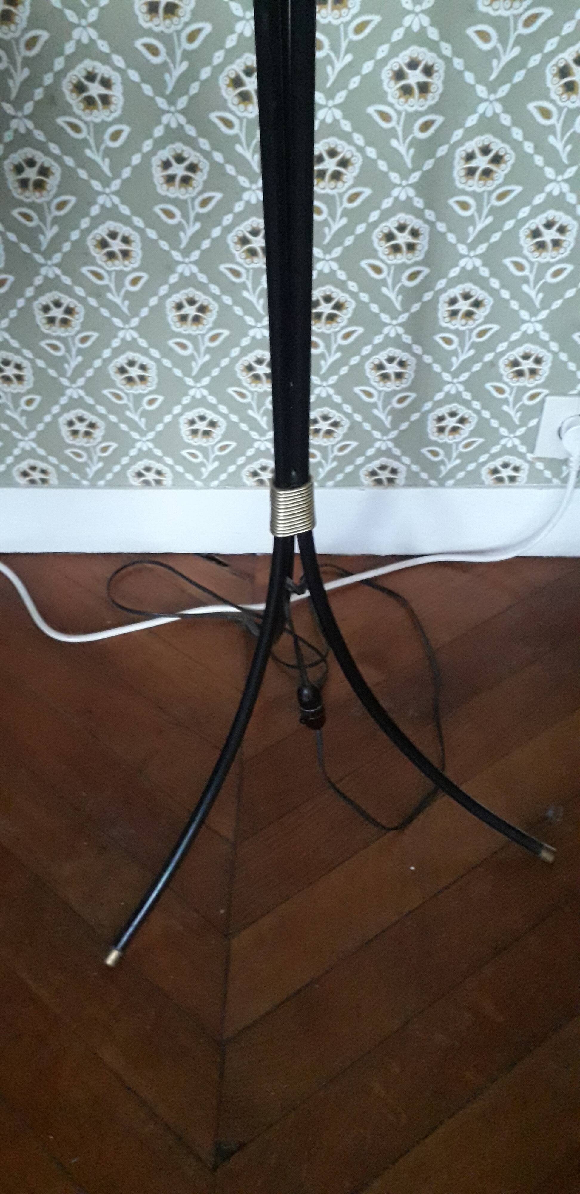Lampadaire tripode métallique des années 50