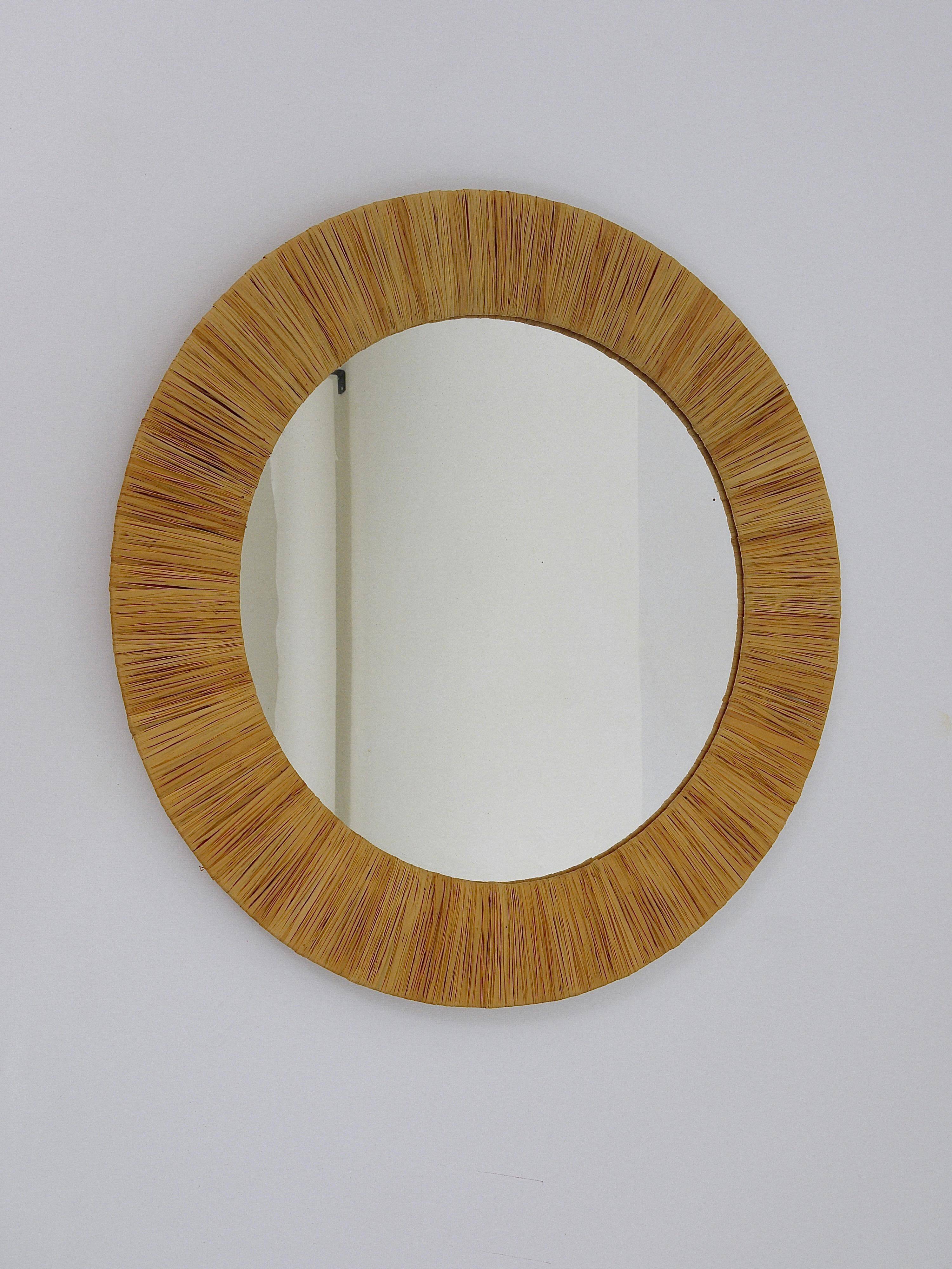Mid-century Round Wall Mirror Italian Riviera in Raffia with a Bast Frame, 1950s