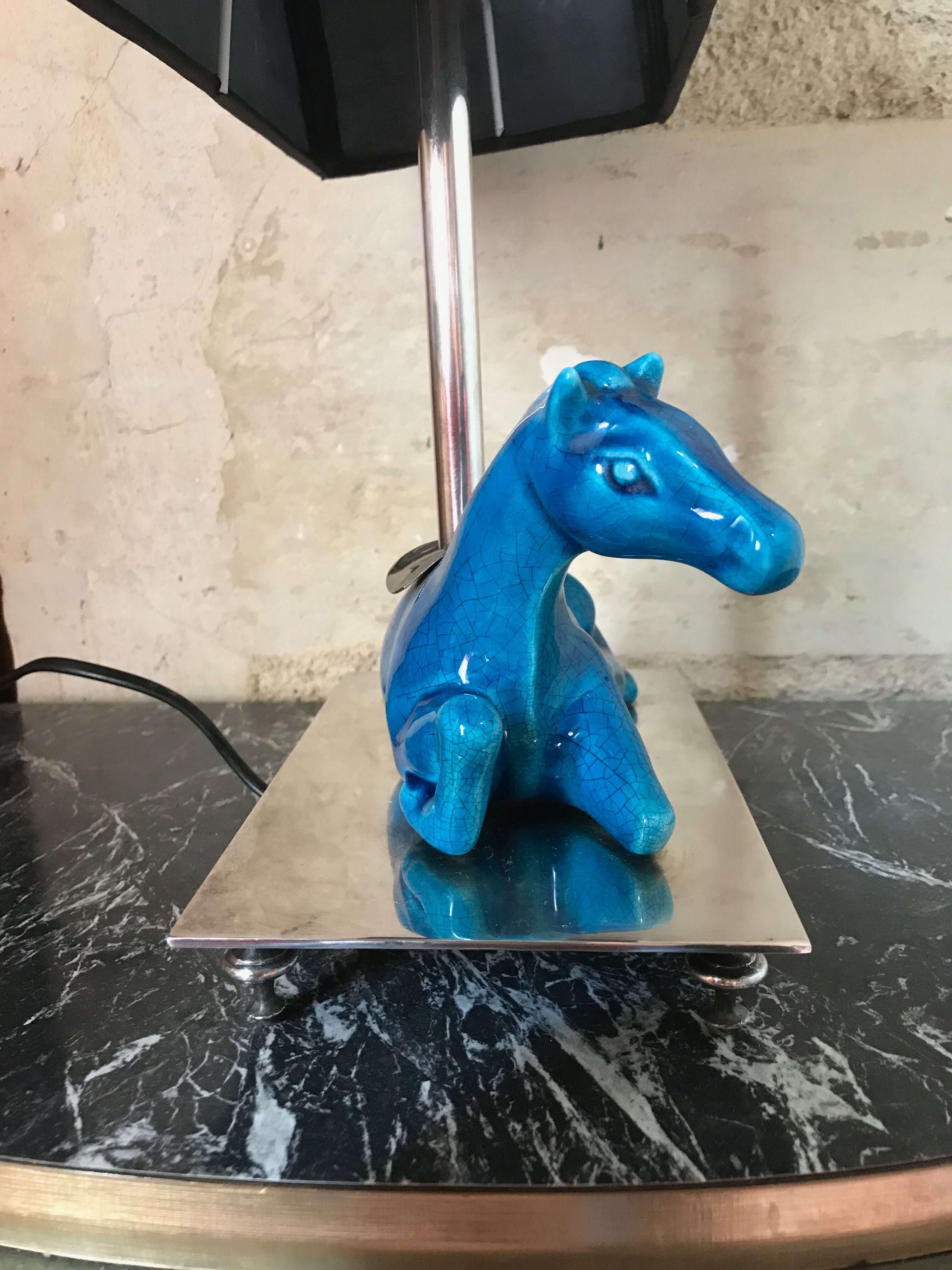 Cracked ceramic horse lamp