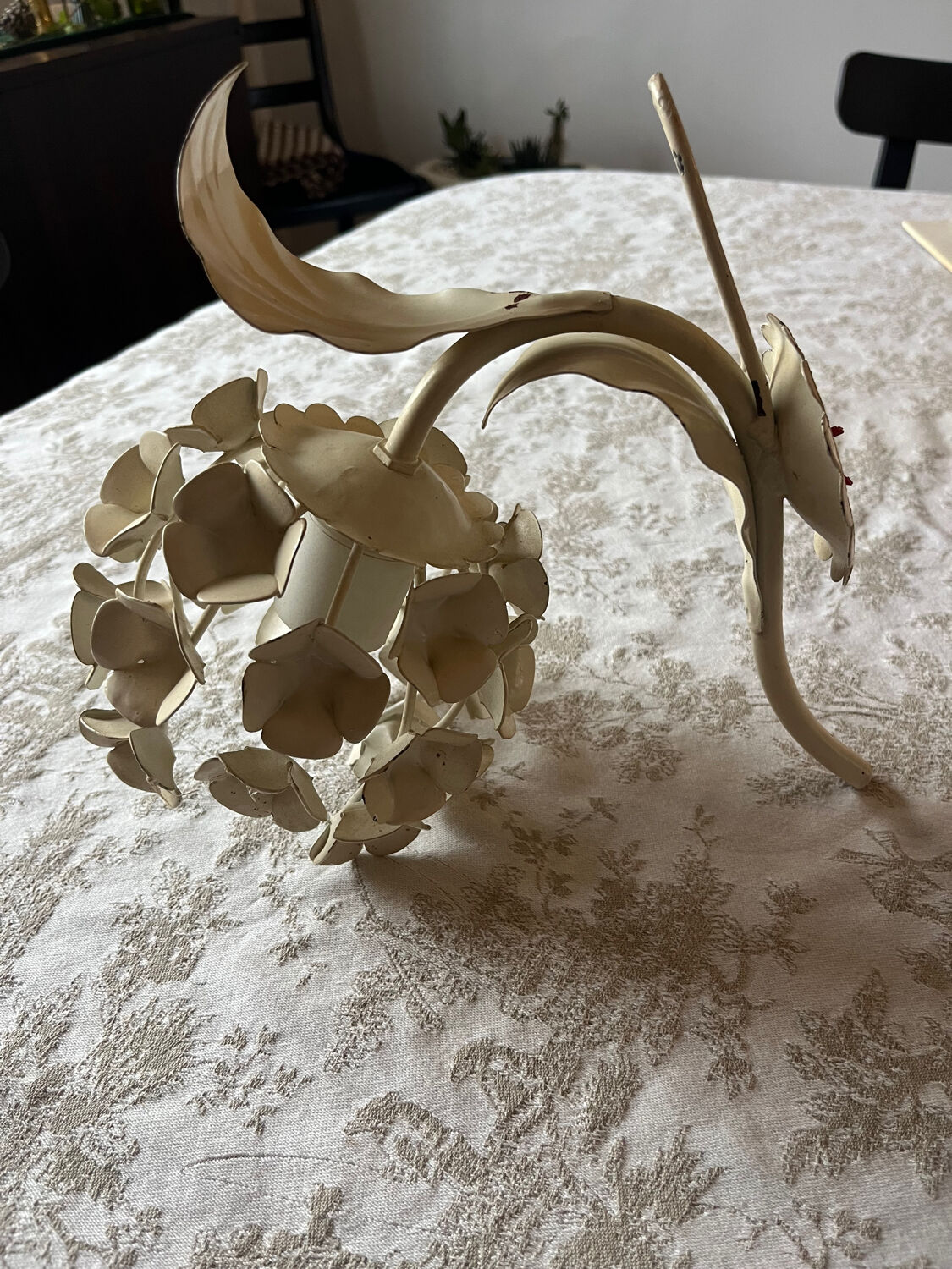Ecru metal flower wall sconce