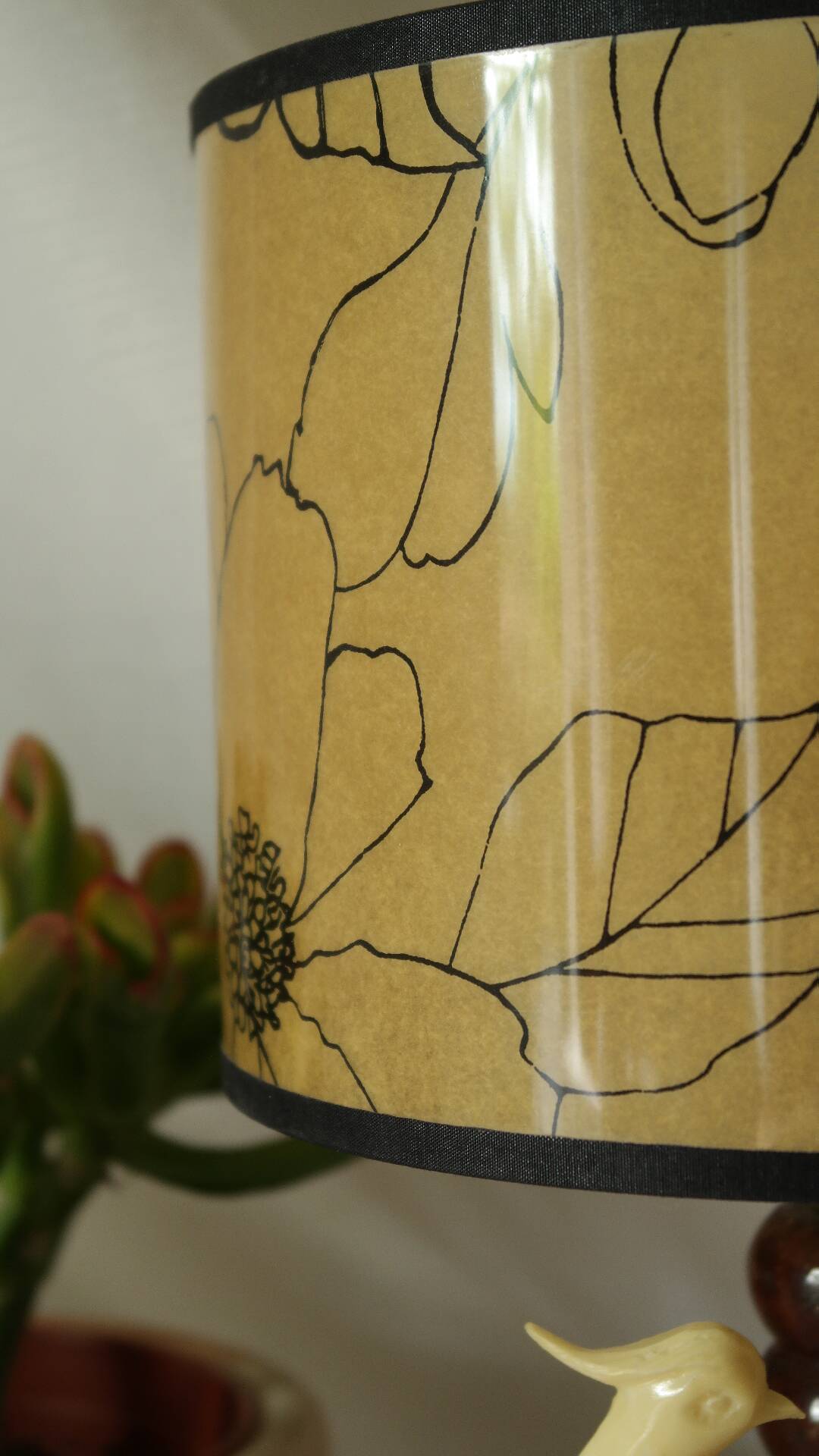 Vintage onyx birds bedside lamp