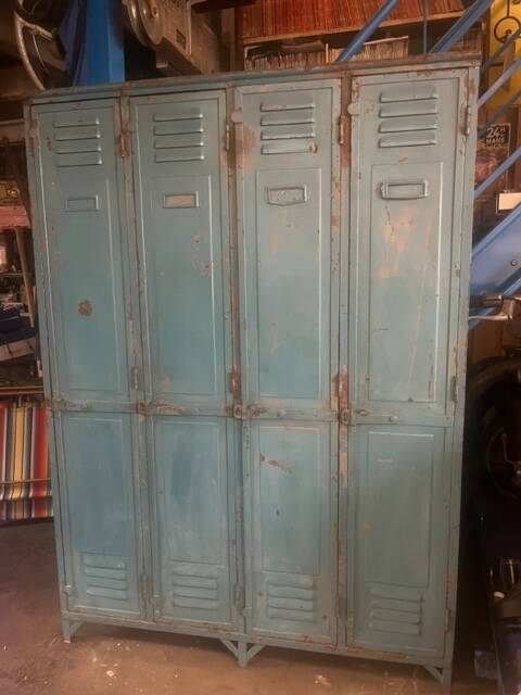 4-door industrial locker room
