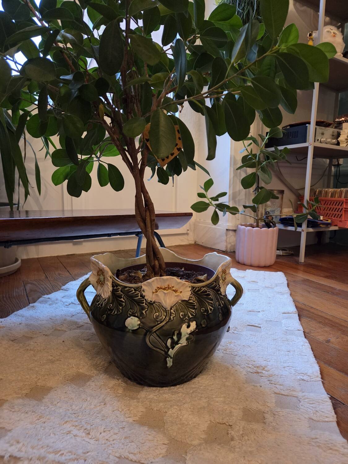 Jardinière in slipware signed by Gustave de Bruyn.