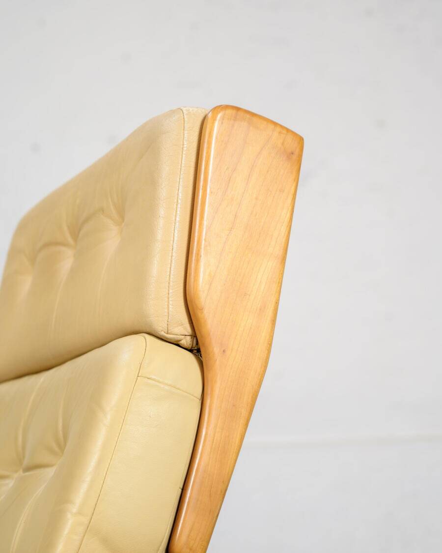 Fauteuil en cuir beige