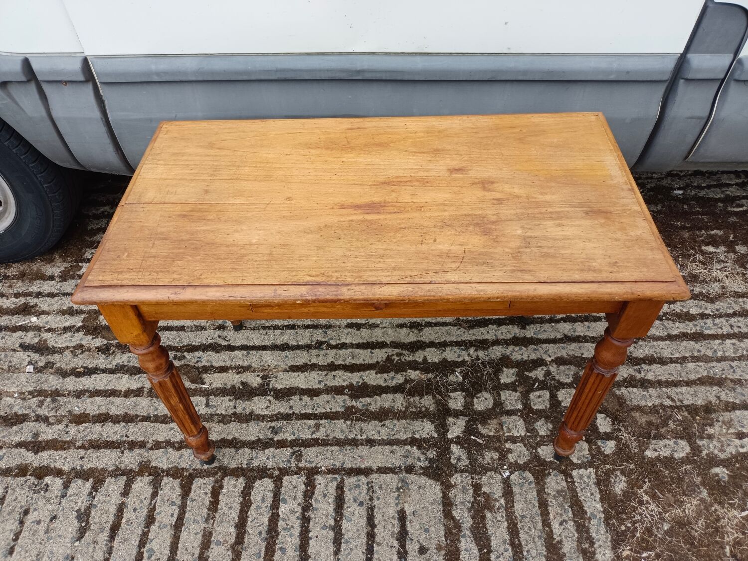 Table bureau