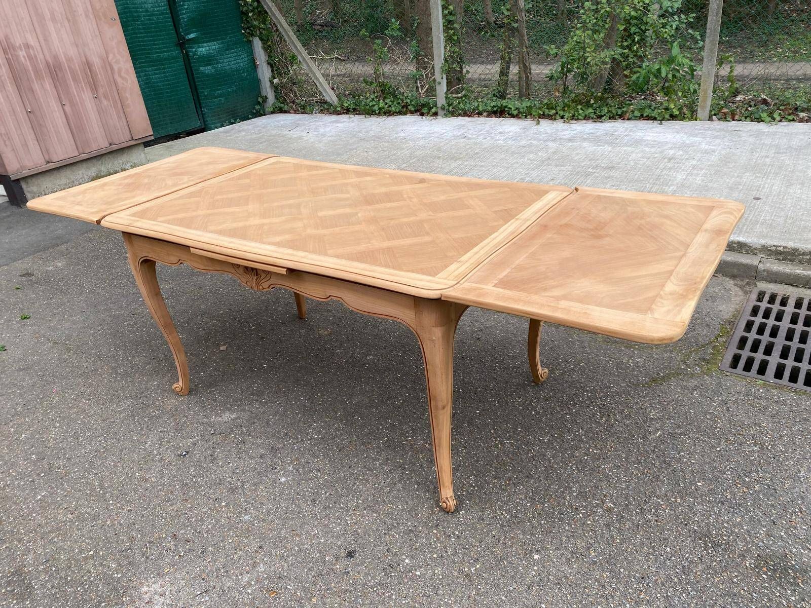 Louis XV extendable dining table from the 20th century, renovated in cherry wood, 140-240cm.