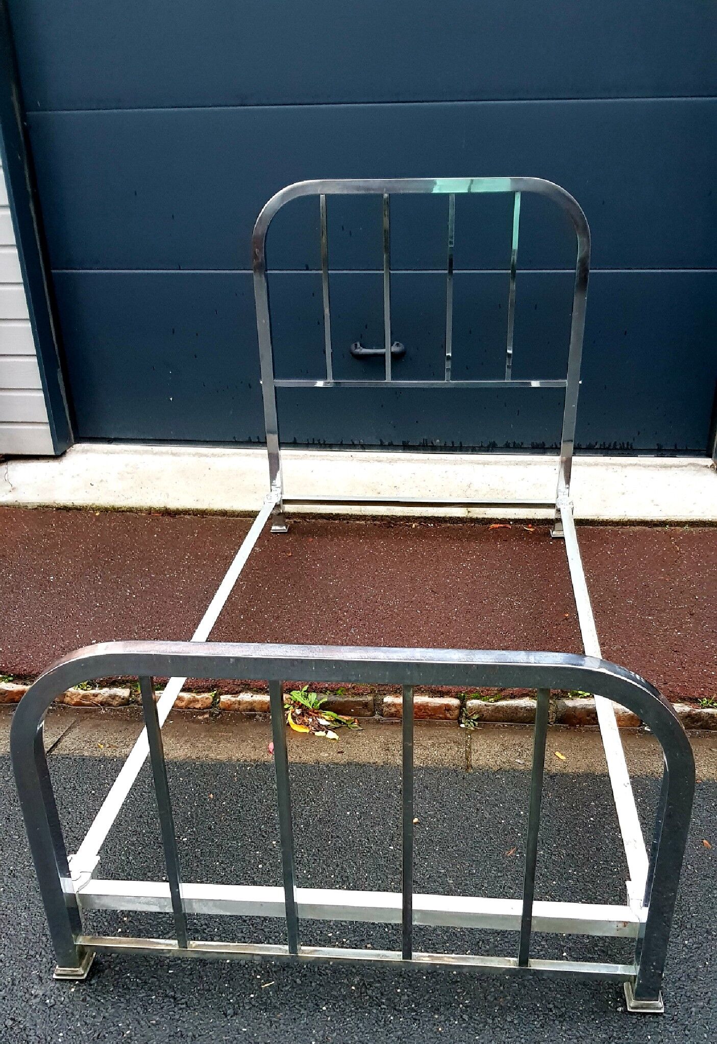 Metal bed 1950