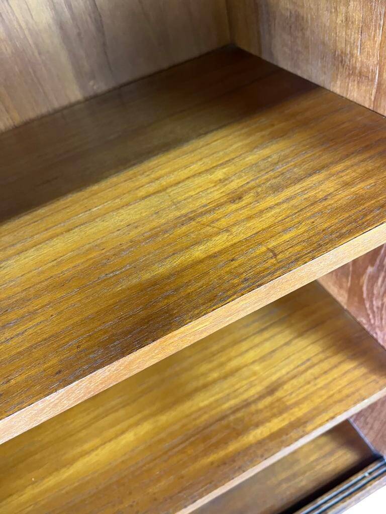 Vintage wooden bookcase/sideboard/bar