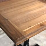 Bistro table in wood black foot and raw top