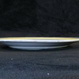 Assiette en faience hr quimper décor breton