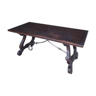 Spanish-style farm table