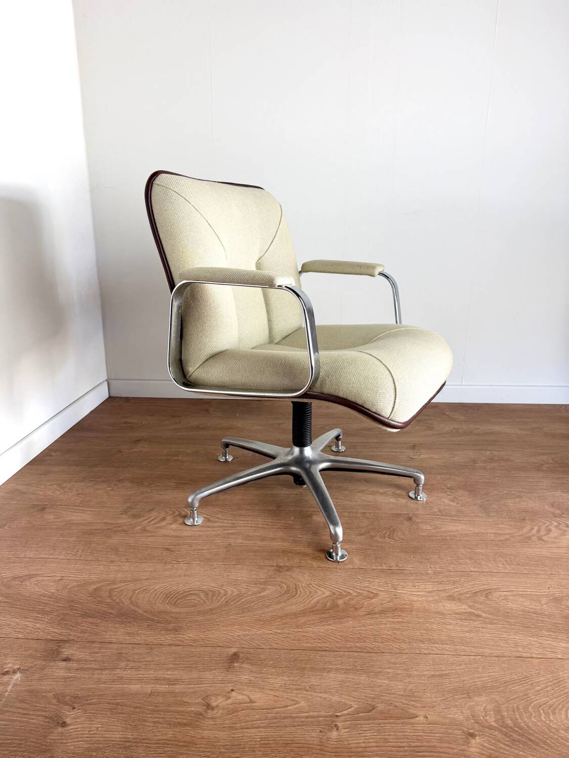 Vintage ADD FORM swivel armchair – chrome star base, 1970s