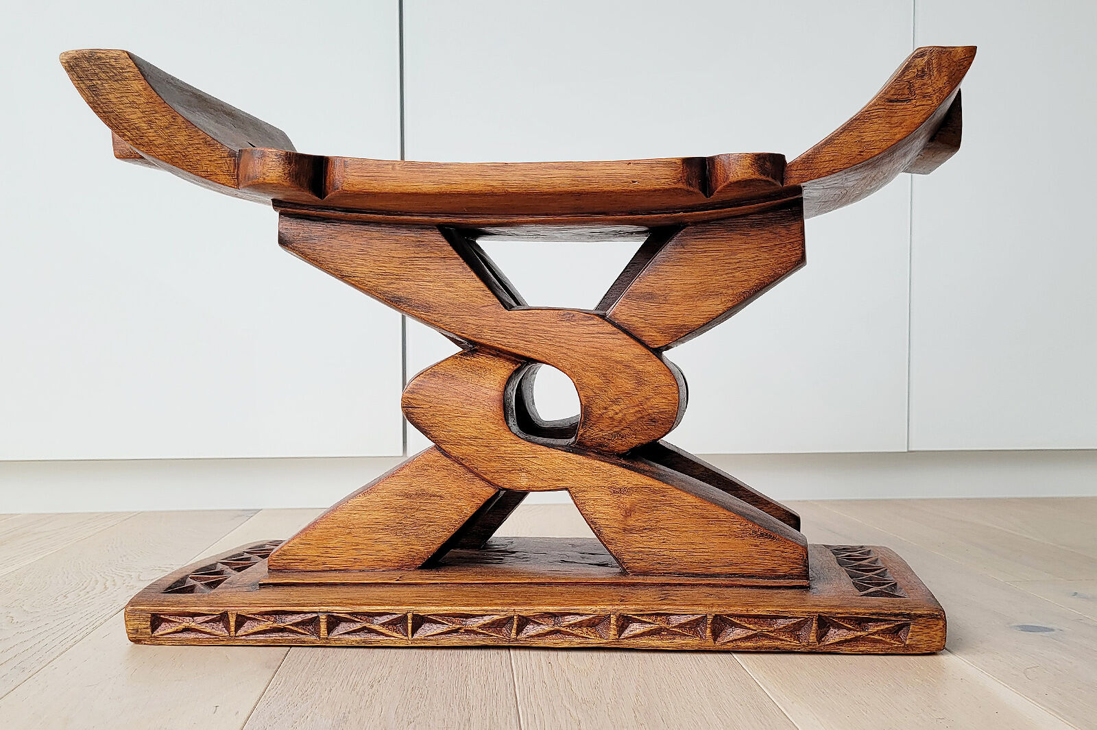 Tabouret ashanti ghanéen 'Wisdom Knot' Afrique