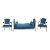 Living room with daybed and two armchairs