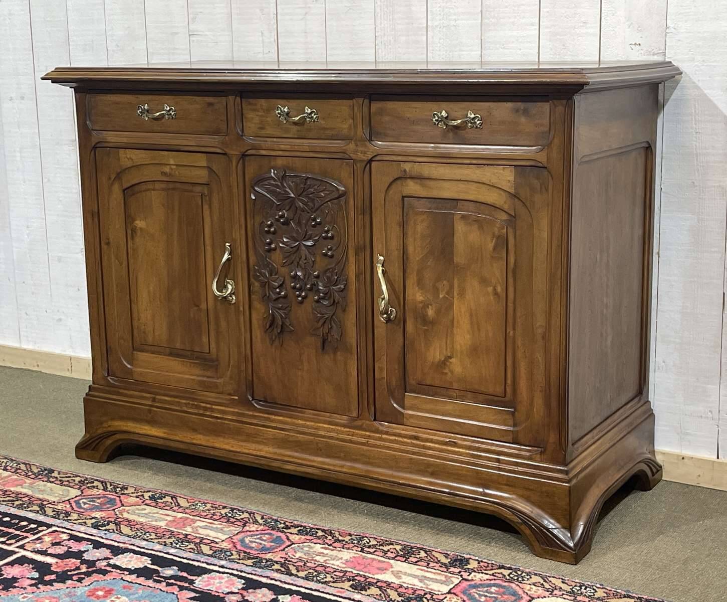 Art Nouveau enfilade in walnut from the early 20th century.