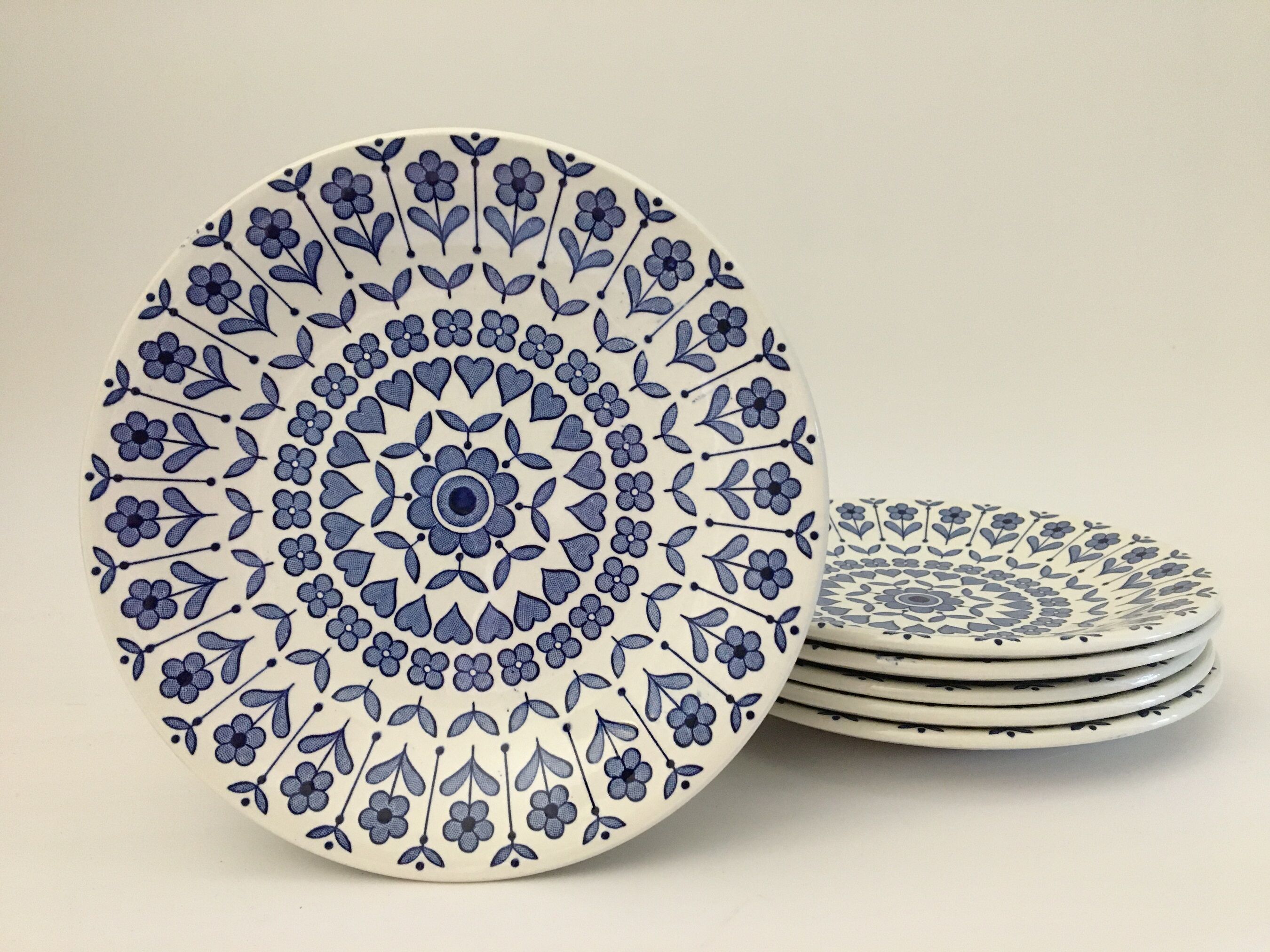 Set of 6 dessert plates of the English pottery "Barratts de Staffordshire" model "Nottingh"