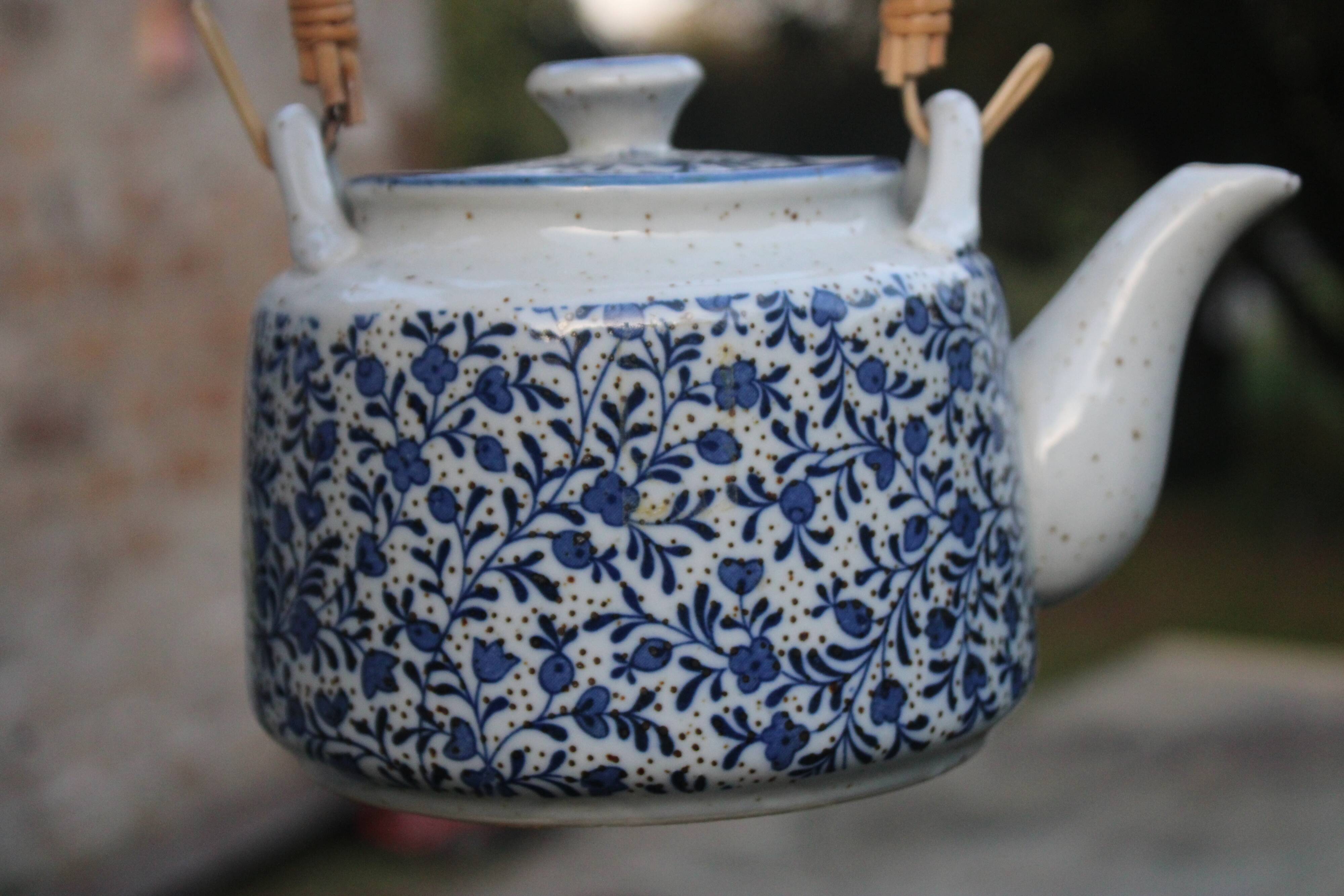 Vintage Japanese Tea Set - Teapot + 4 Matching Cups