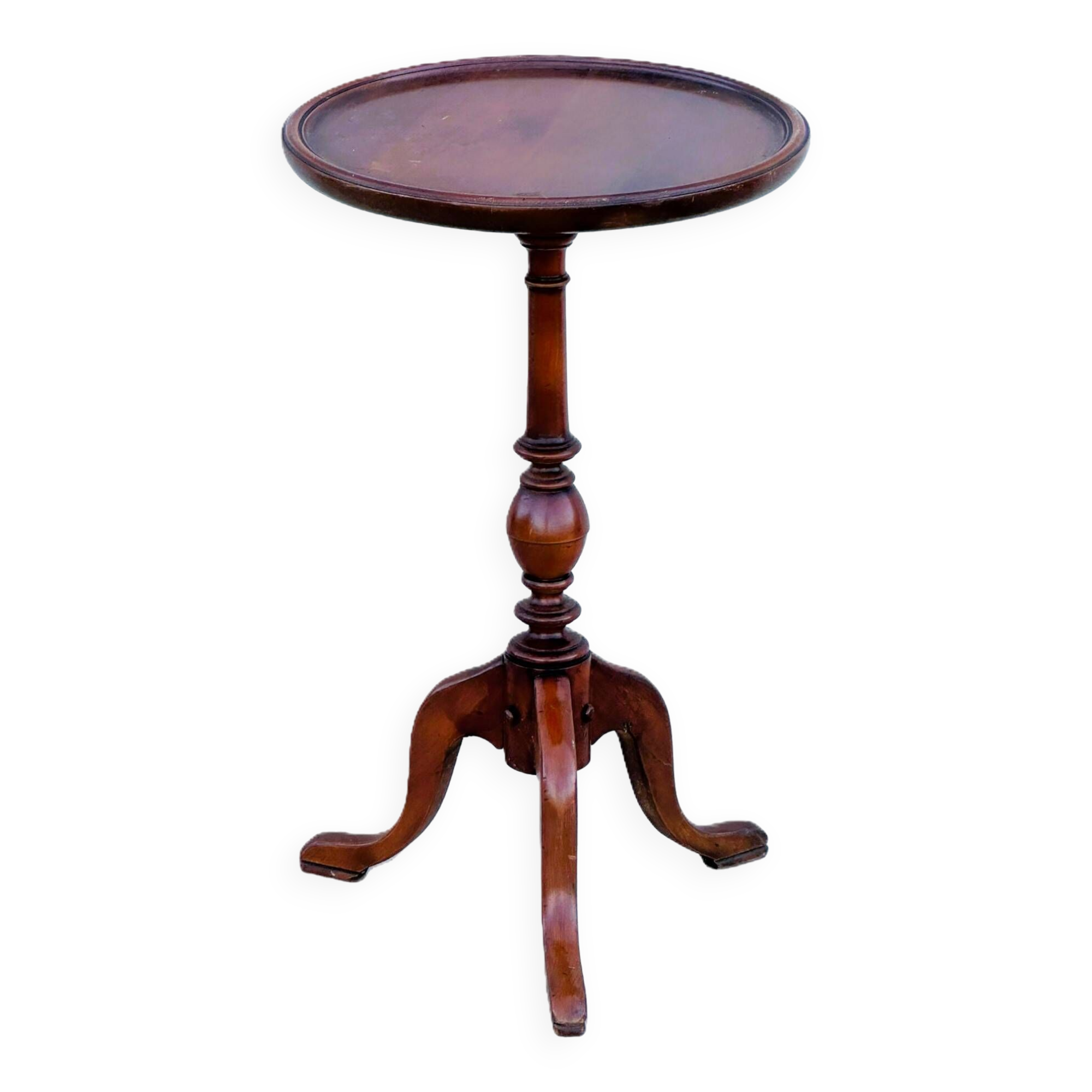 Pedestal table