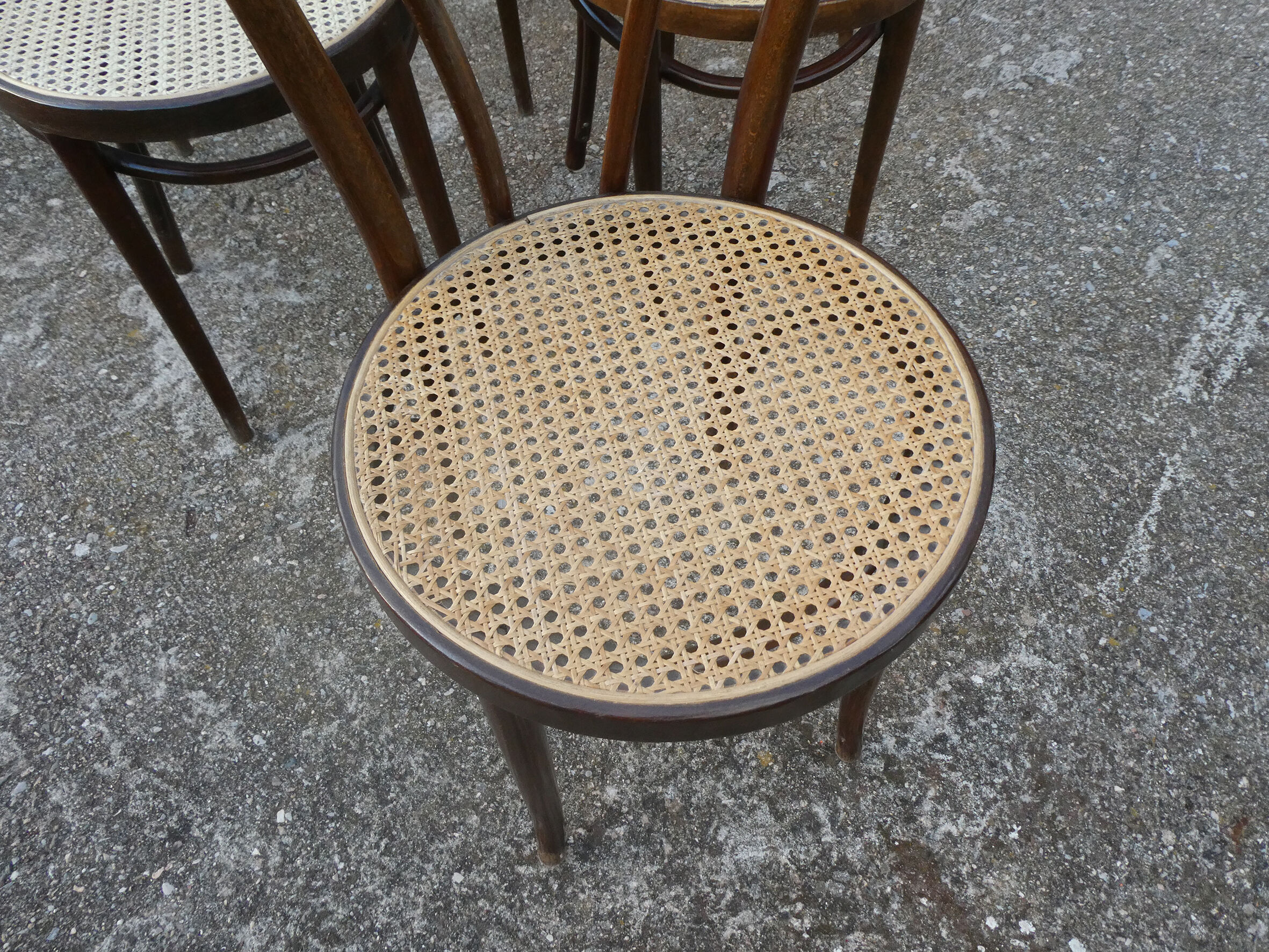 Set of 6 bistro chairs canned in curved wood N°18