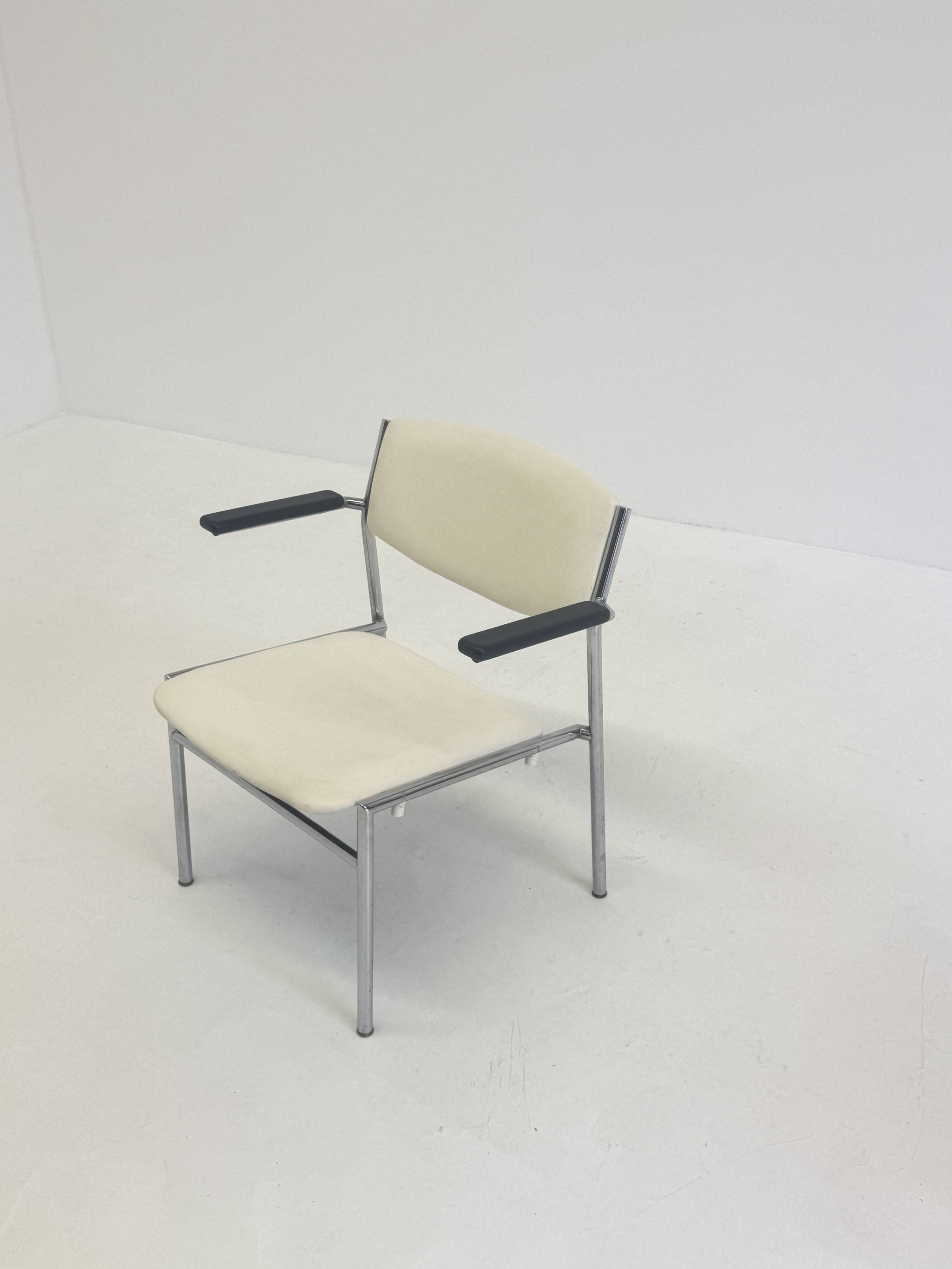 Fauteuils Gijs van der Sluis en cuir blanc