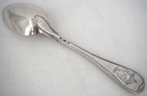 Serving spoon, silver, 18th century, straight thread pattern.