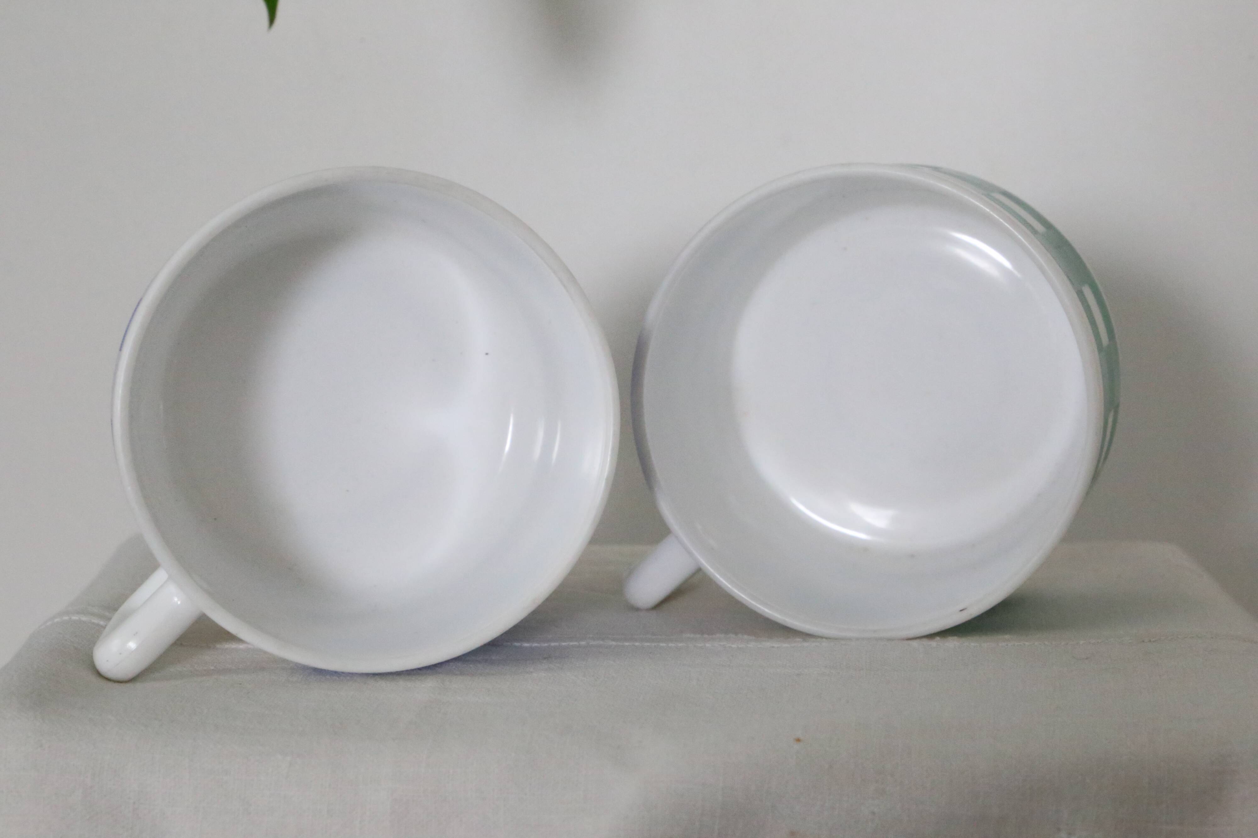 Large Arcopal x2 cups, vintage French