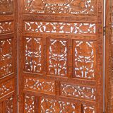 Indian screen with 4 leaves in teak wood with rich openwork decoration of grape leaves