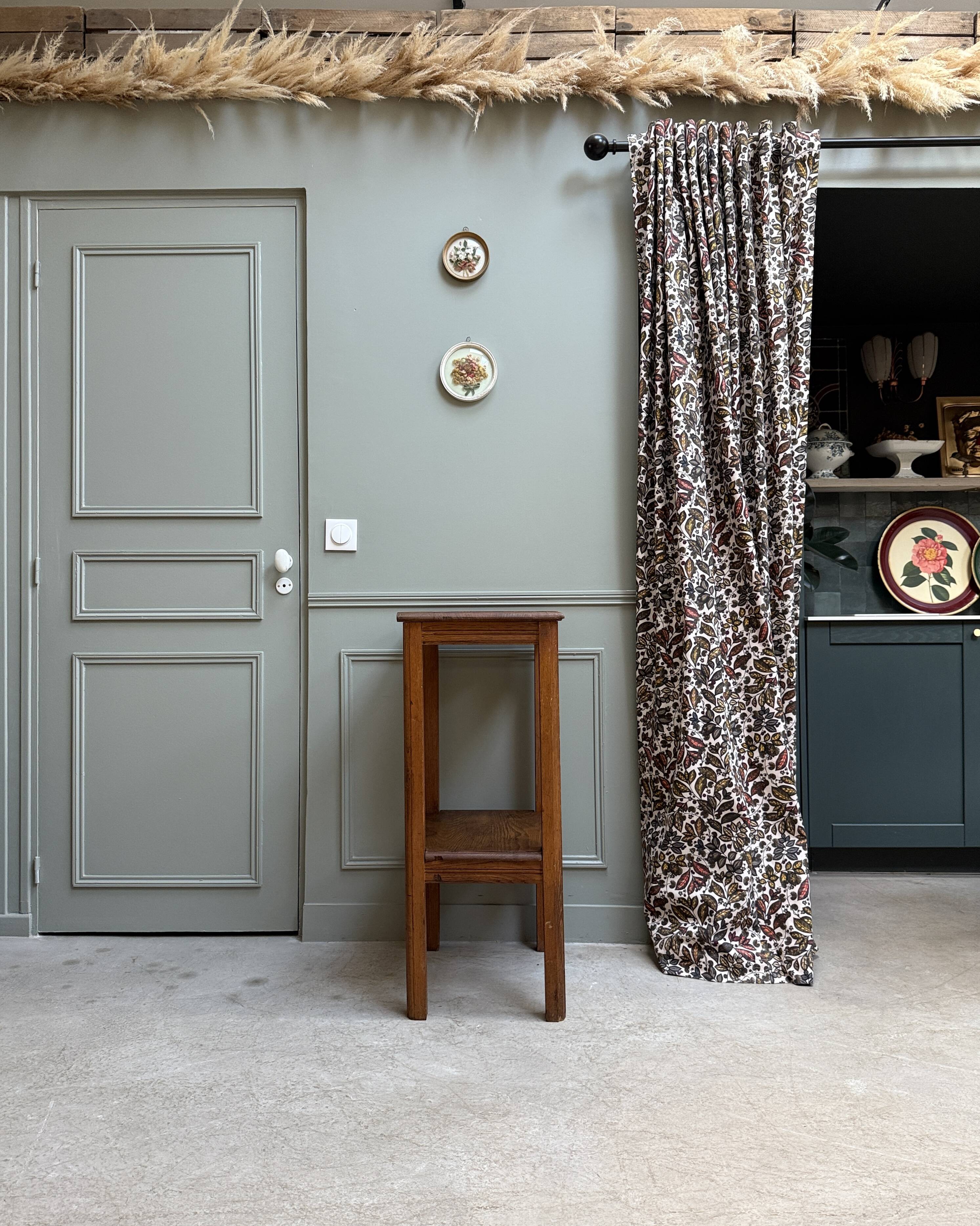 Small console from the 1940s.