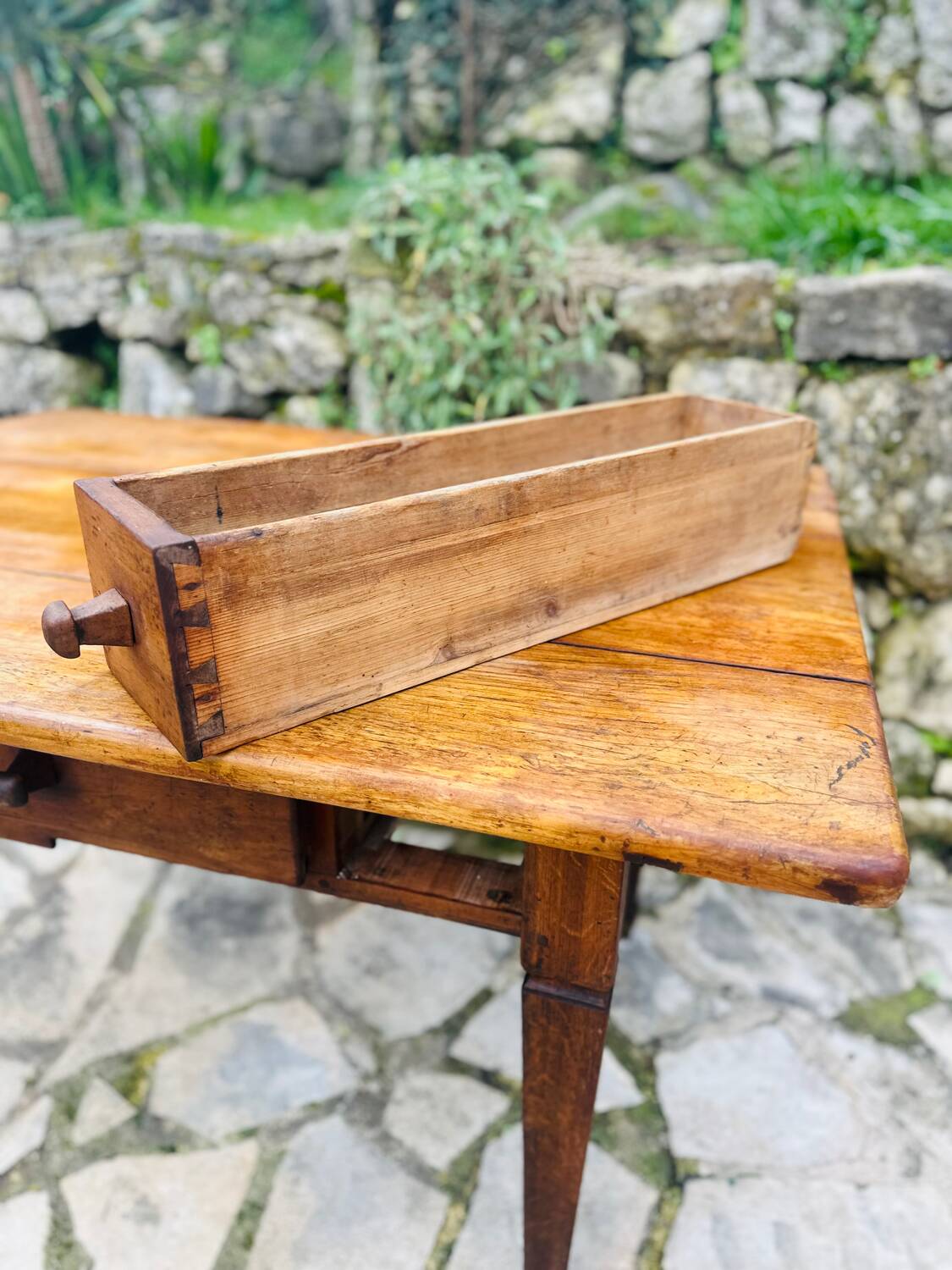 Walnut table, Directoire, 18th century period