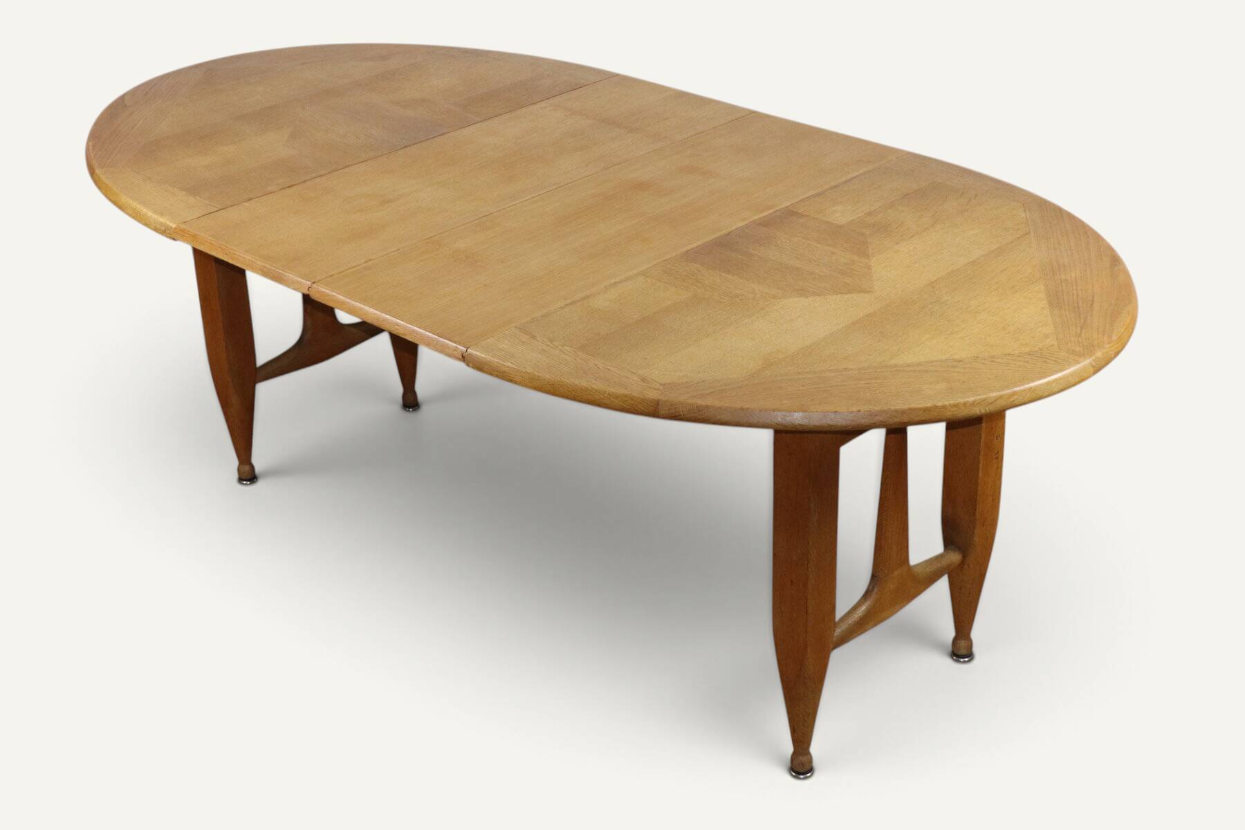 Extendable dining table in oak by Guillerme and Chambron - 1960s