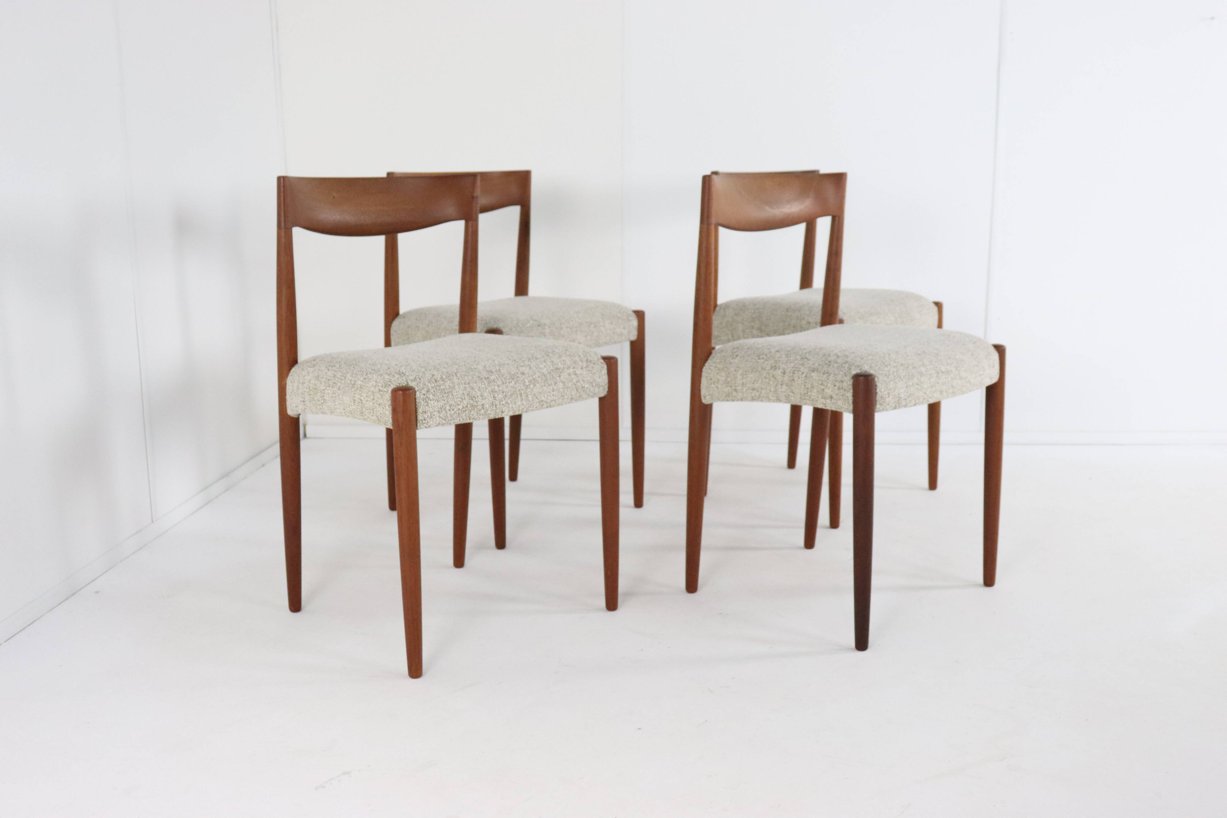 Set of 4 JCA Jensen chairs ‘Hornum’ design danois