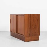 Midcentury Danish lowboard in teak with 2 sliding doors by Hundevad 1960s - 108cm