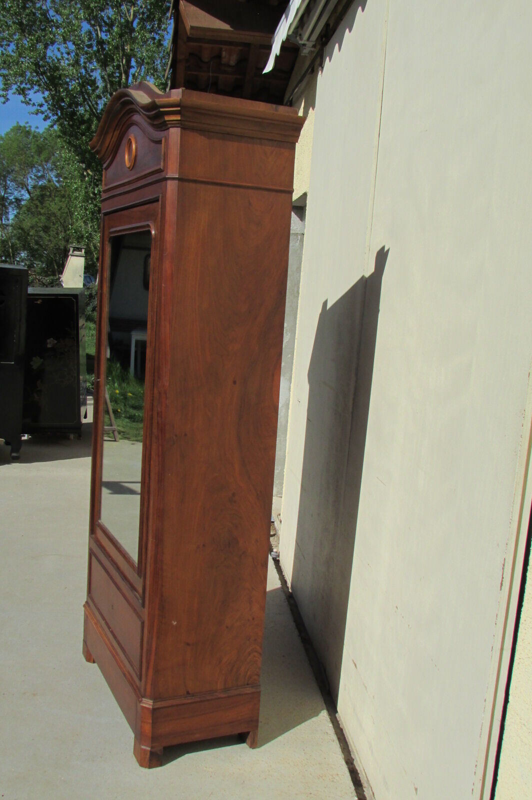 Ice, lingere, a closet door, hosier